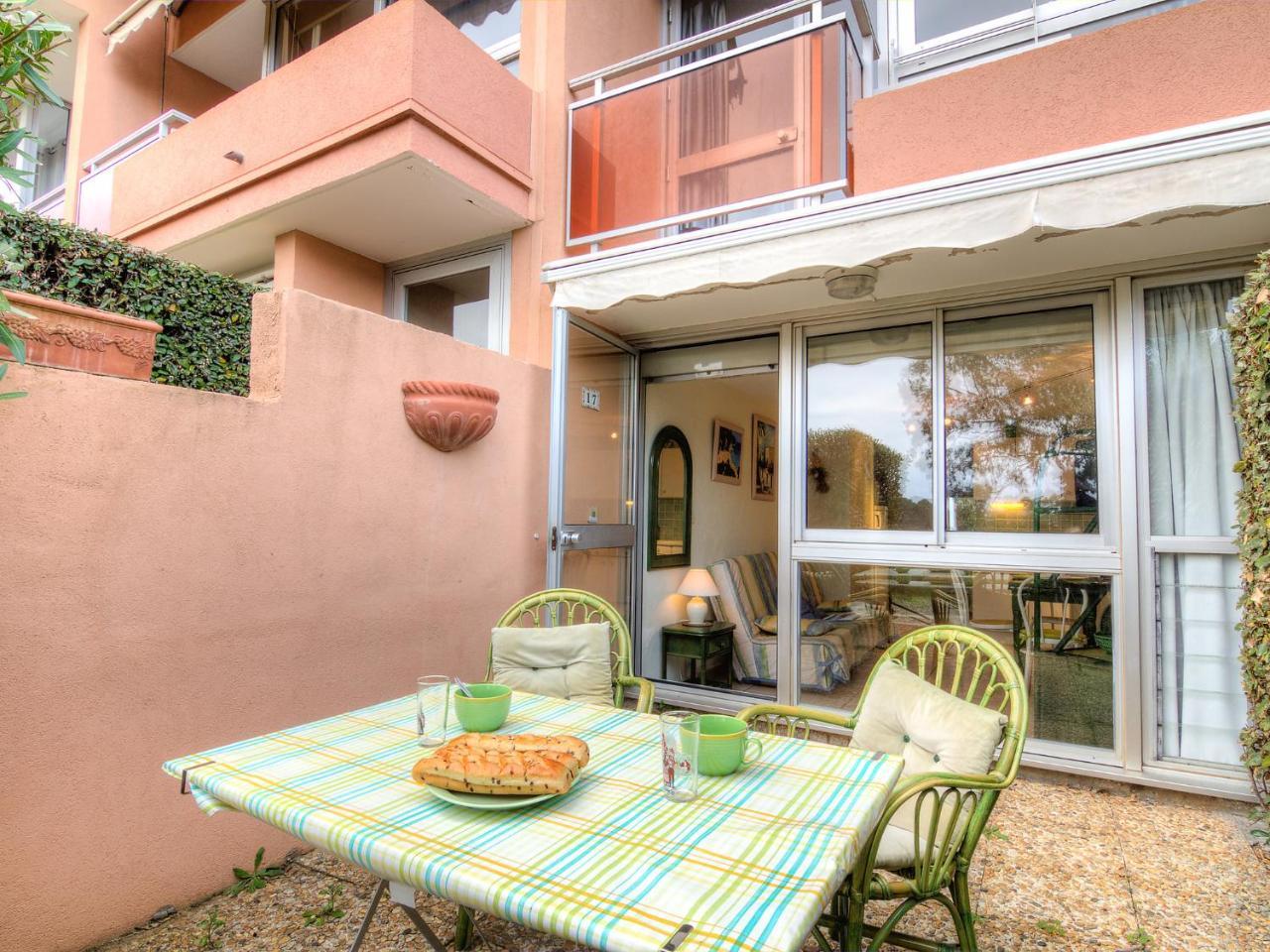 Apartment Les Jardins De La Mer-2 By Interhome Кавалере-сюр-Мер Екстериор снимка