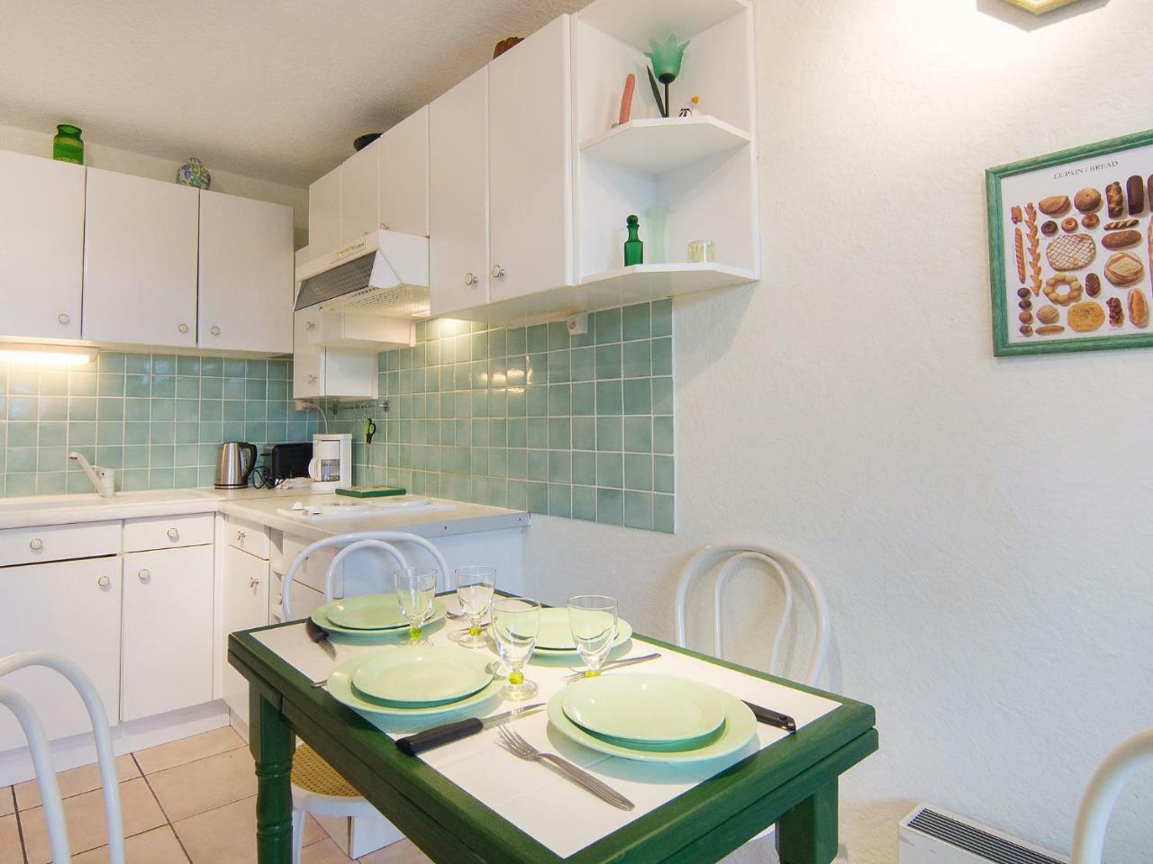Apartment Les Jardins De La Mer-2 By Interhome Кавалере-сюр-Мер Екстериор снимка