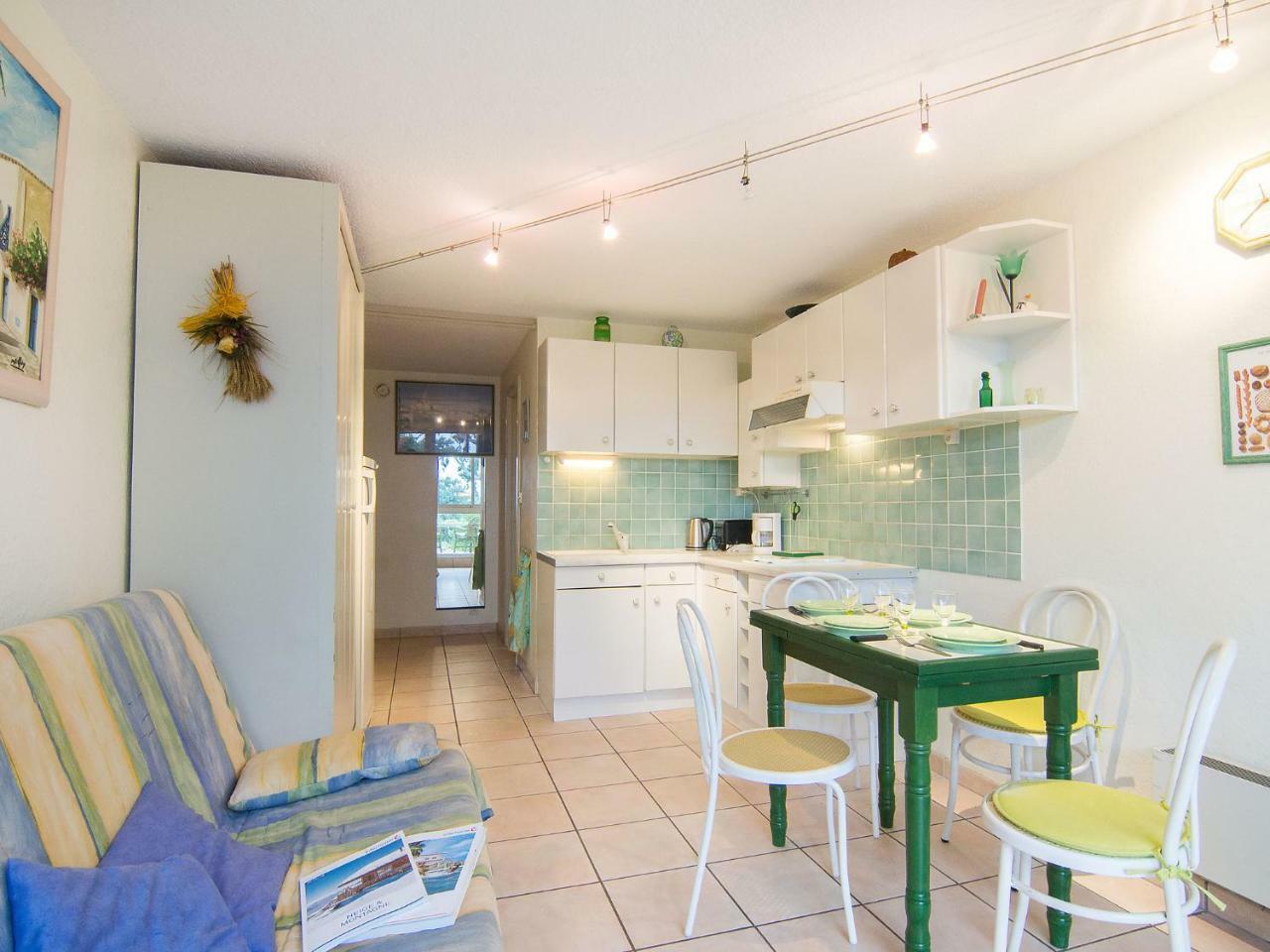 Apartment Les Jardins De La Mer-2 By Interhome Кавалере-сюр-Мер Екстериор снимка